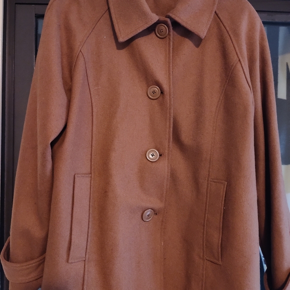 Coat - Picture 1 of 2